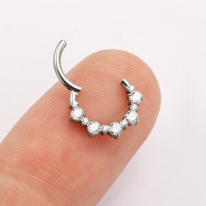 ASTM F136 TItanium Daith Click - Zoor Body Jewelry reseña y precio