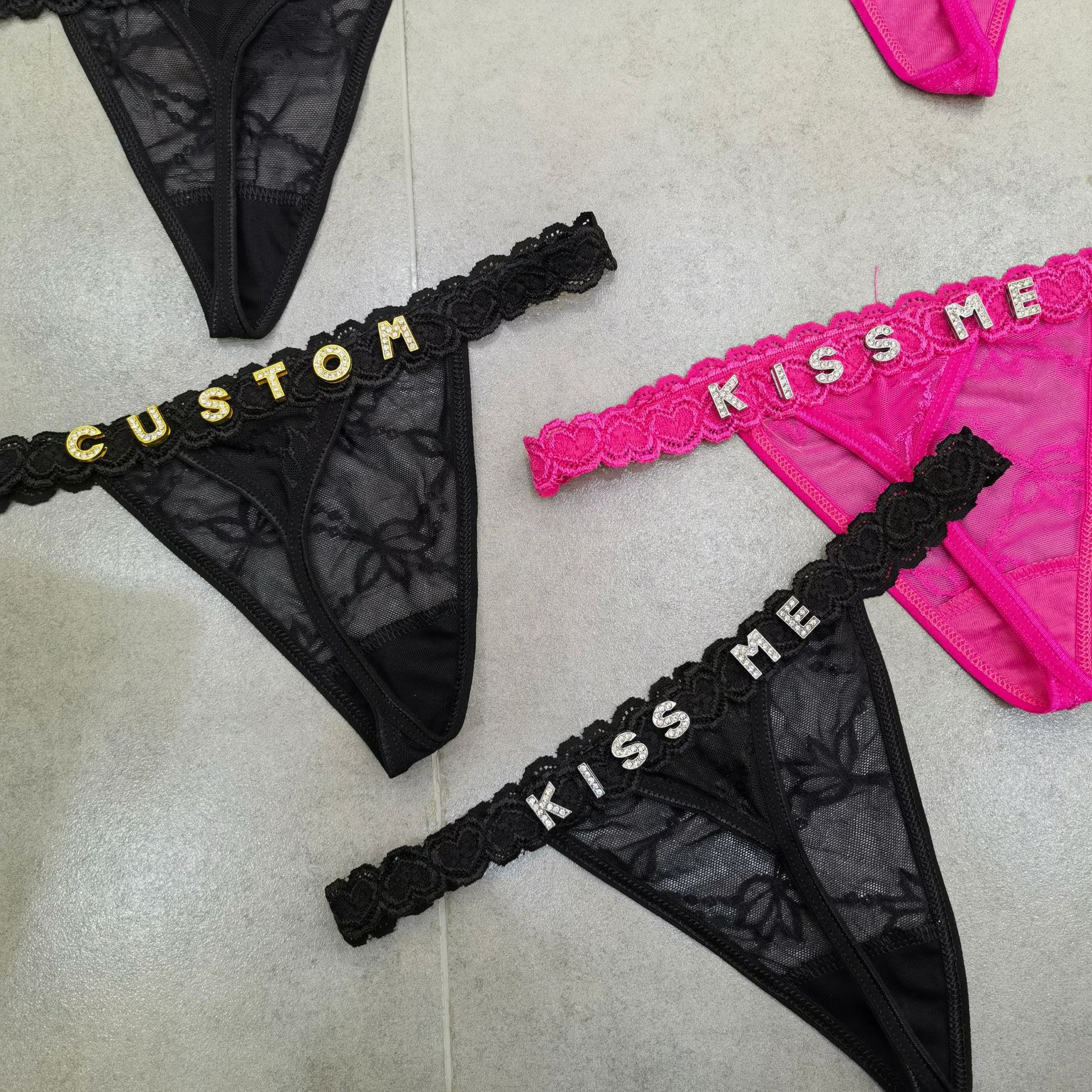 Customize Thongs Crystal Name  - Body Jewelry reseña y precio
