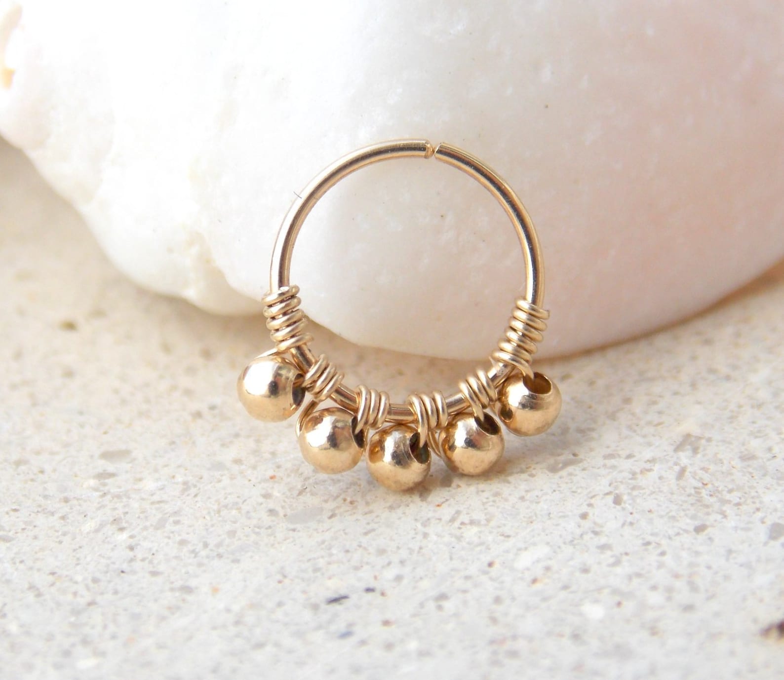 14K Gold Filled Beaded Nose Ri - Body Jewelry Hangers reseña y precio