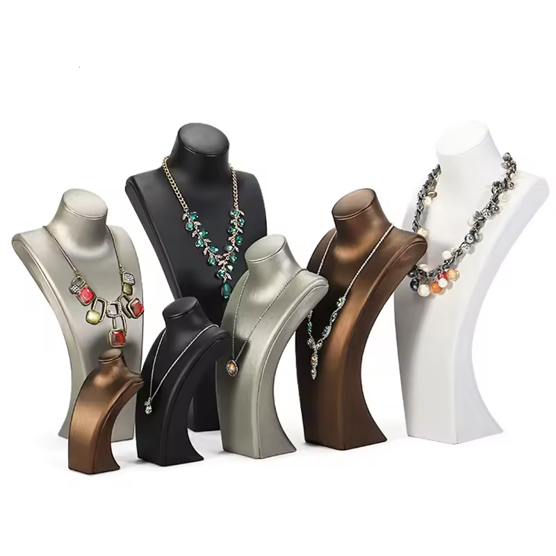 Drawn half body model necklace - Qualiti Body Jewelry reseña y precio