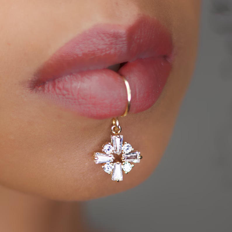 Luxury Gold Color Flower Shape - Qualiti Body Jewelry reseña y precio