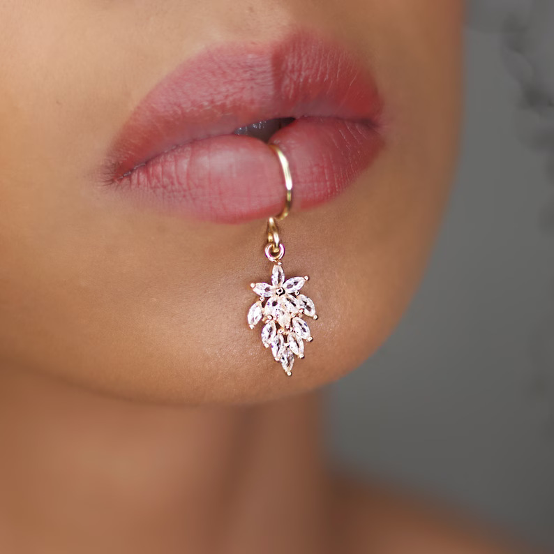 Luxury Gold Color Flower Shape - Qualiti Body Jewelry reseña y precio